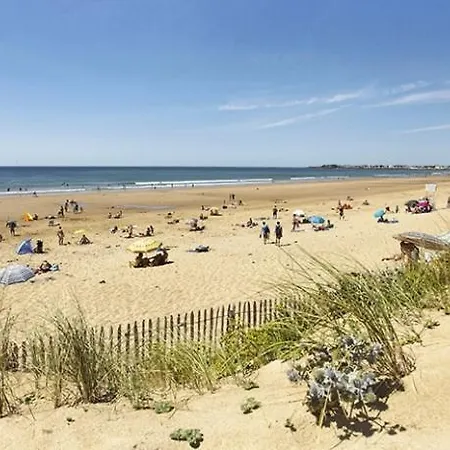 Maison De Avec Et Sauna A Commequiers, 12 A 14 Personnes *